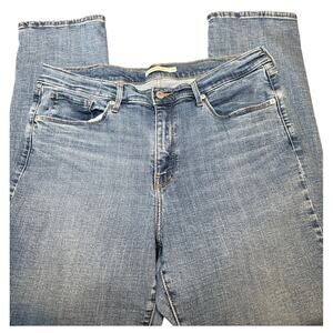 Levi's Classic Straight Fit Jeans, Medium Wash, Medium Stretch, Women's Size 33